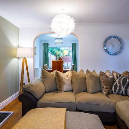 Beautiful House In South Cambridge, 14-Min Drive To The City Centre, Free Parking, No Sofabeds, Sleeps 6 Eksteriør bilde
