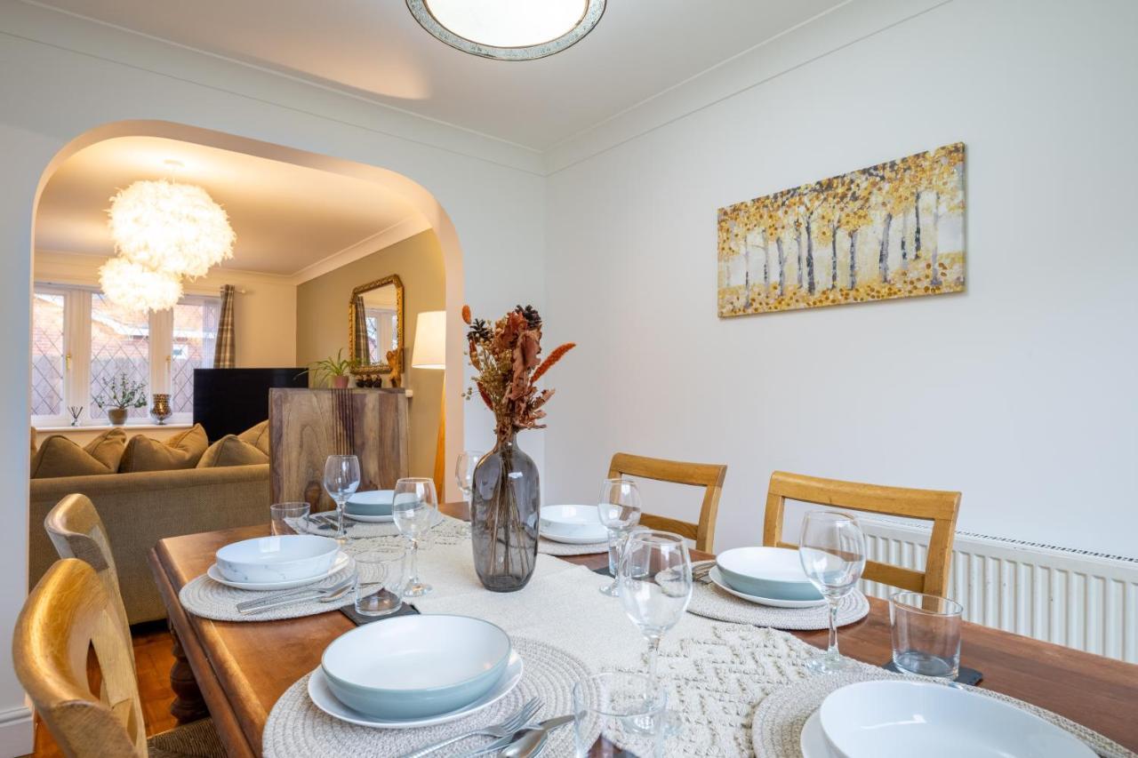 Beautiful House In South Cambridge, 14-Min Drive To The City Centre, Free Parking, No Sofabeds, Sleeps 6 Eksteriør bilde