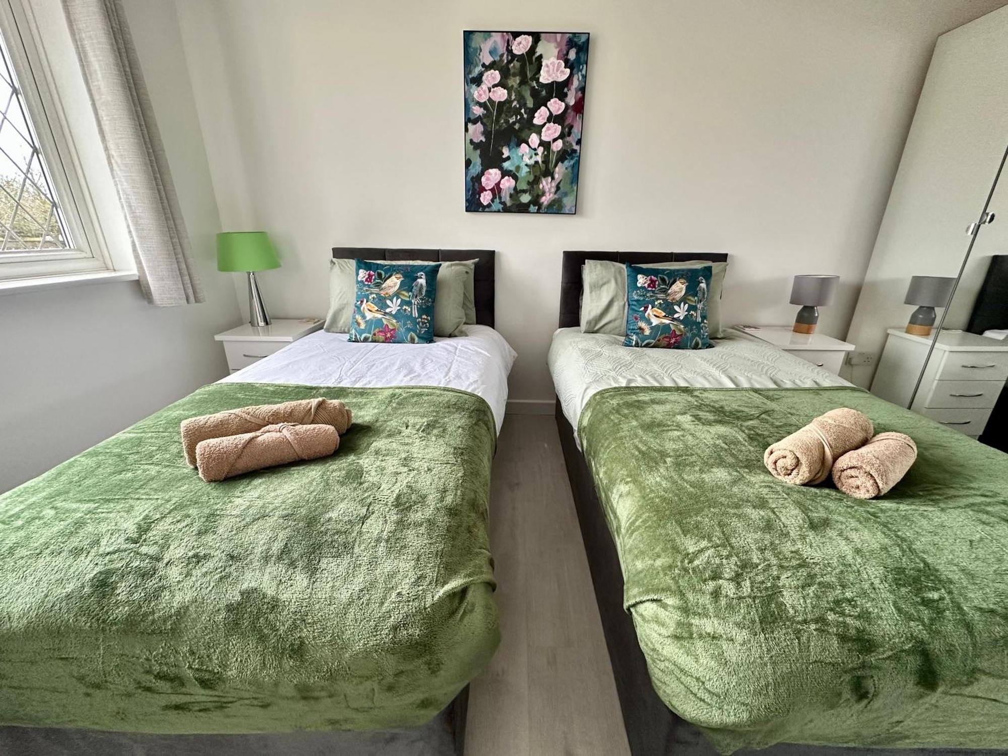 Beautiful House In South Cambridge, 14-Min Drive To The City Centre, Free Parking, No Sofabeds, Sleeps 6 Eksteriør bilde